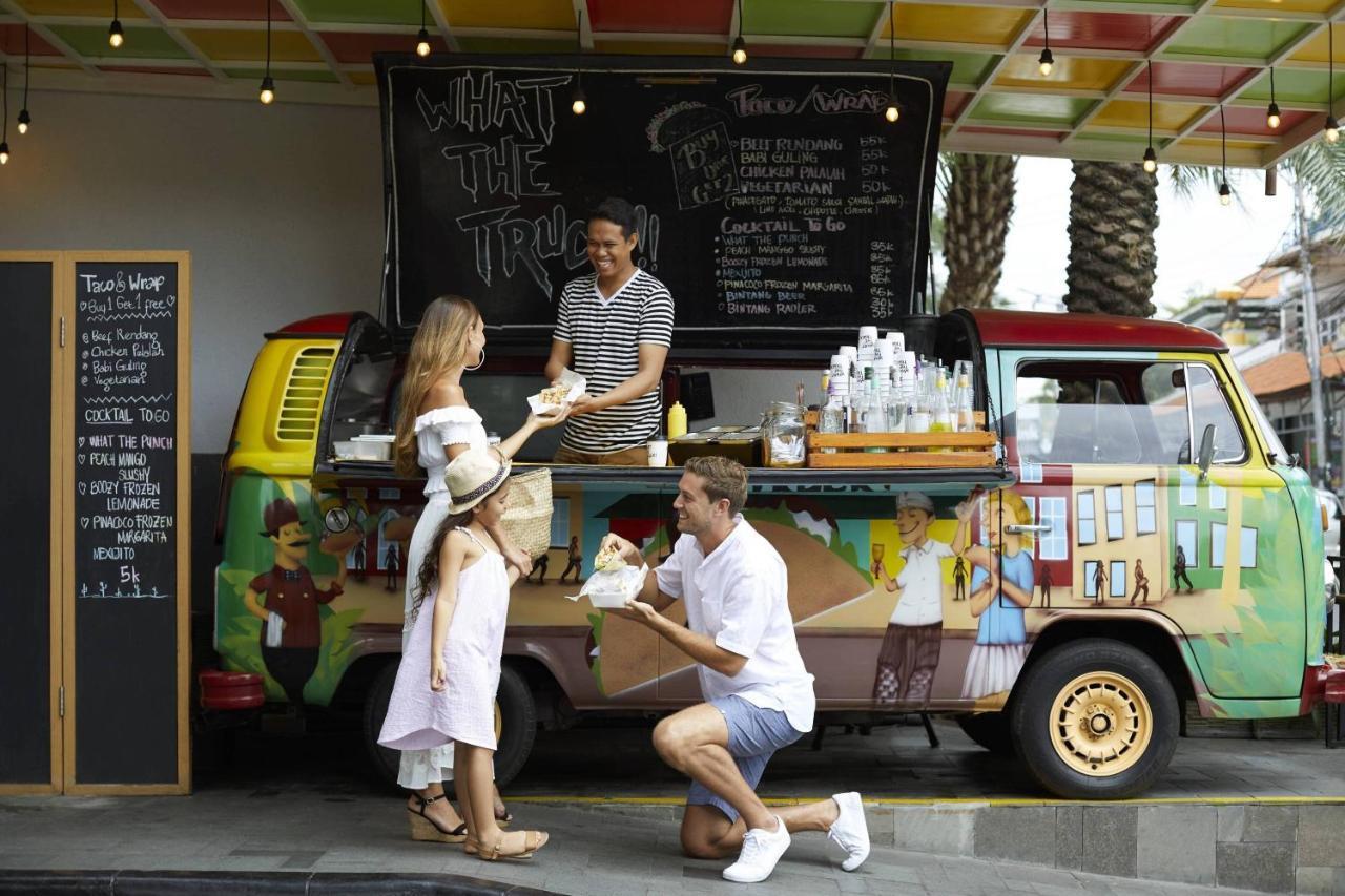 Courtyard By Marriott Bali Seminyak Resort מראה חיצוני תמונה A food truck in Dubai